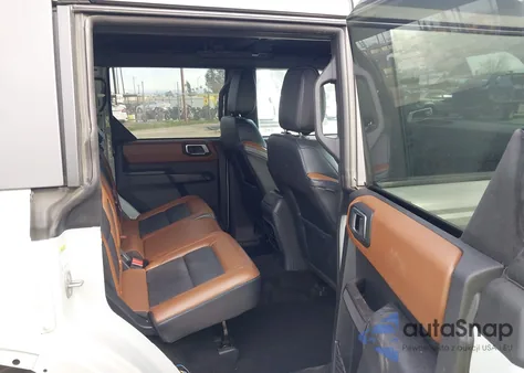 2024 Ford Bronco Outer Banks z USA, uszkodzony, nr VIN 1FMEE8BP7RLA12380